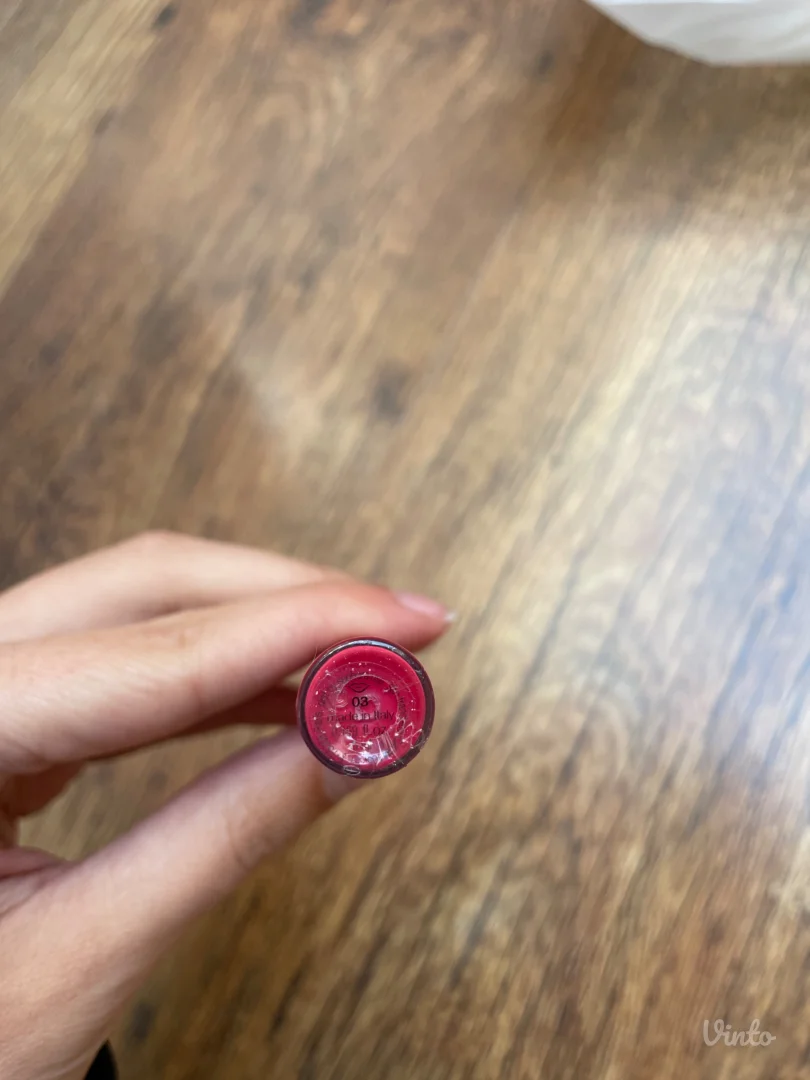 Sephora ruž neotpakovan