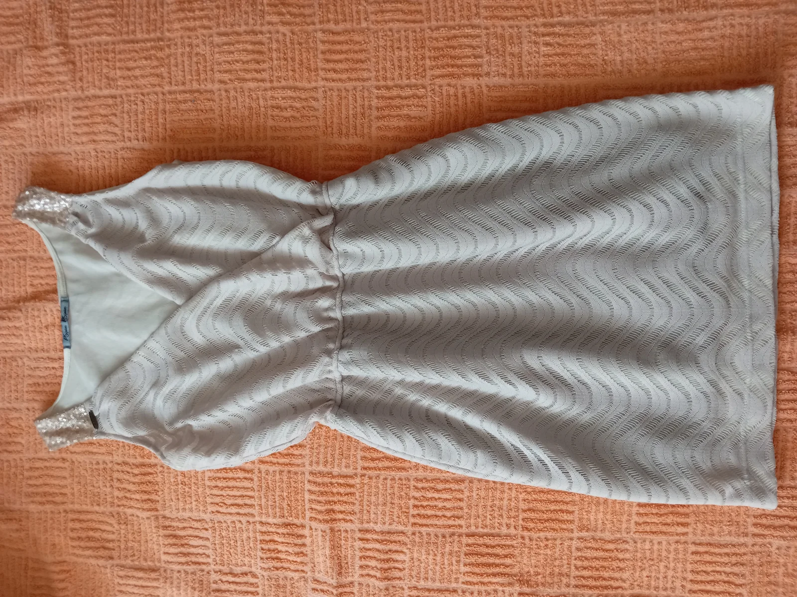 Elegantna bela /krem haljina
