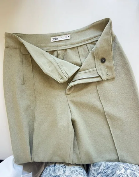 Zara - omiljene maslinastozelene pantalone