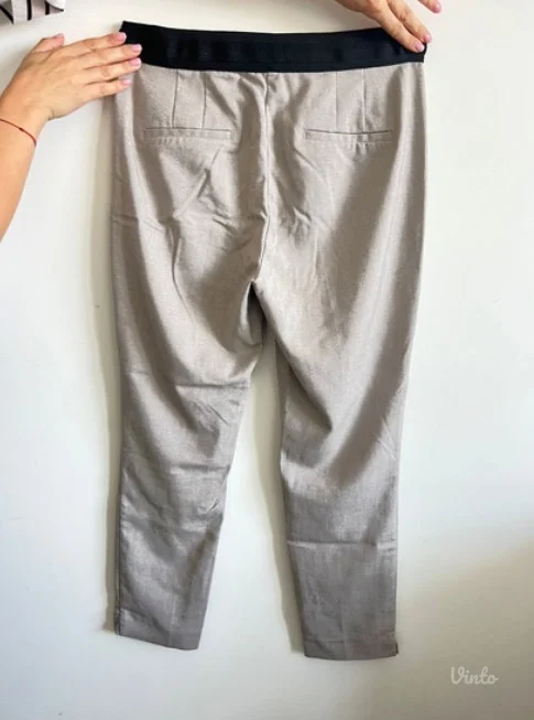 Zara - prelepe svetlosive - bez pantalone