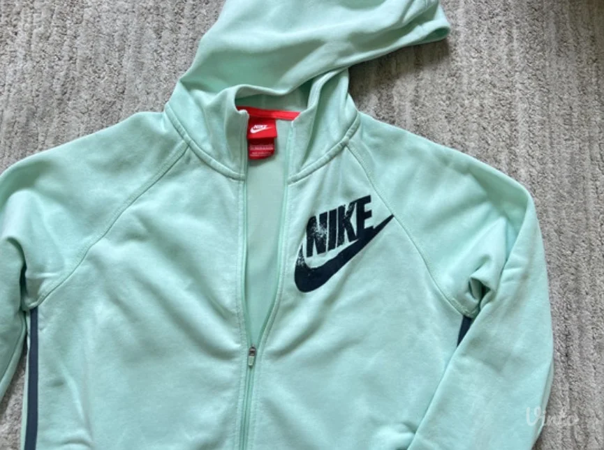 Mint Nike duks