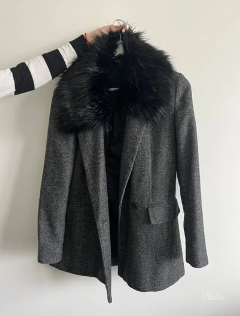 Divan Zara kaputic/sako