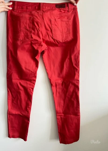 Prelepe pantalone italijanskog brenda