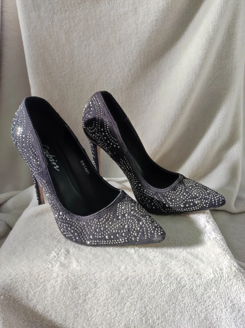 Crne cipele na štiklu