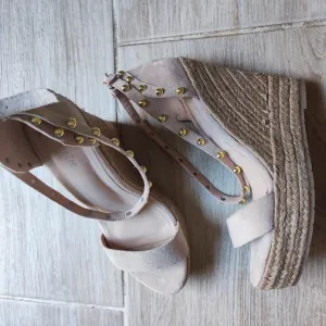 DeeZee sandale na štiklu