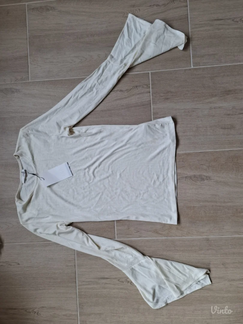 Nova Zara bluza sa zvonastim rukavima