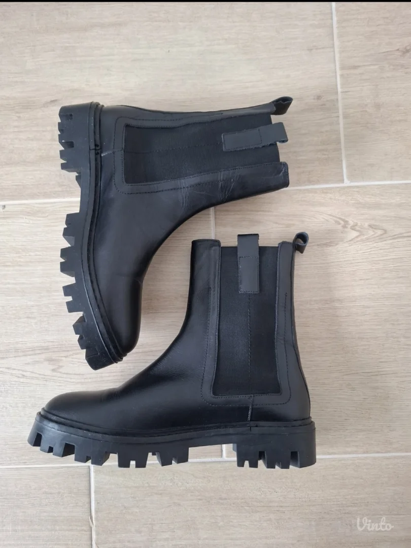 Nove kožne čizme, chelsea model