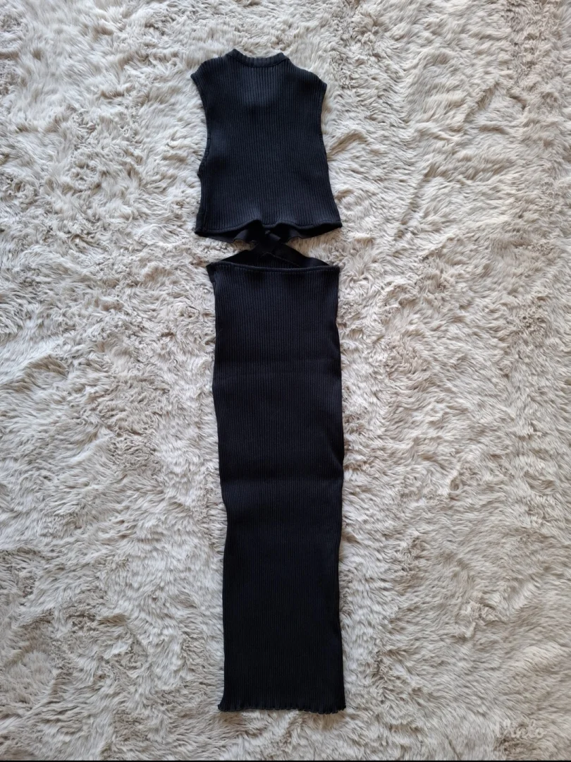 Zara crna rebrasta haljina