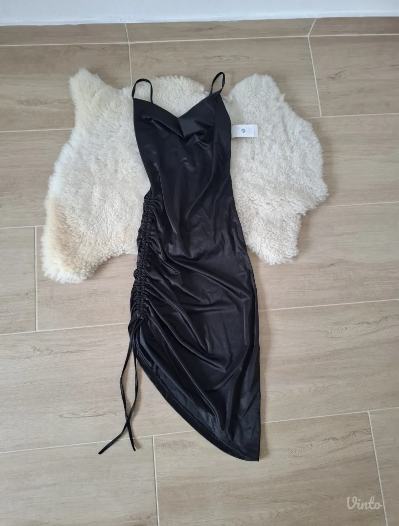 Nova mala crna haljina