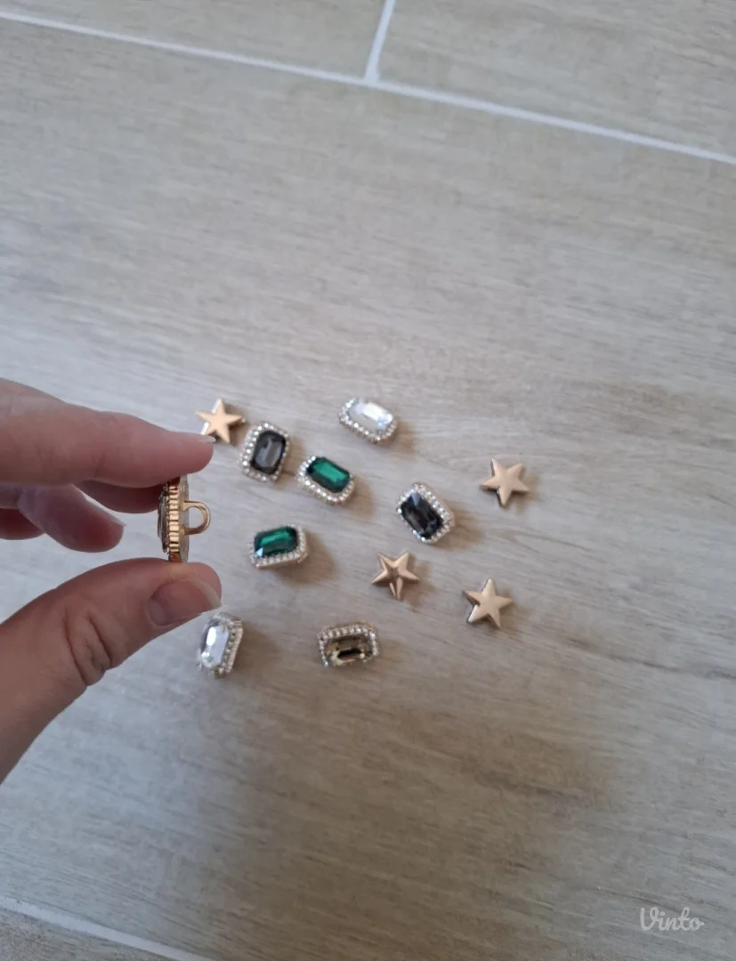 Ukrasi za pertle Nine West