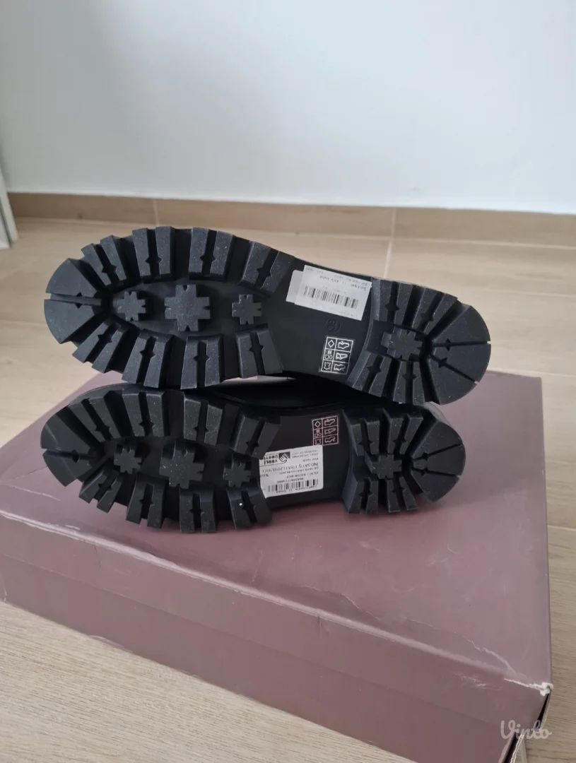 Nove kožne čizme, chelsea model