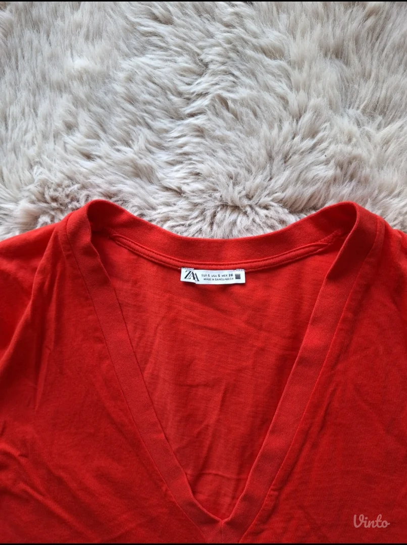 Zara crvena majica