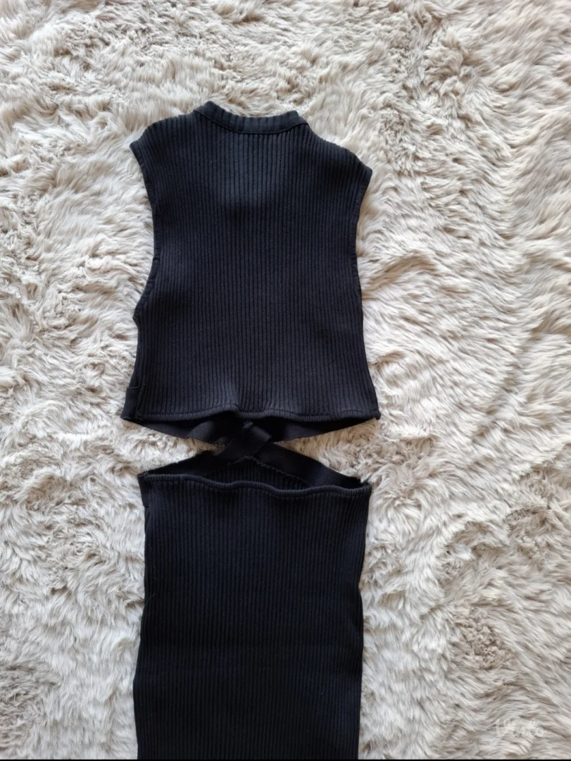 Zara crna rebrasta haljina