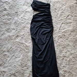 Zara uska midi haljina