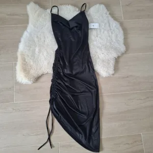 Nova mala crna haljina