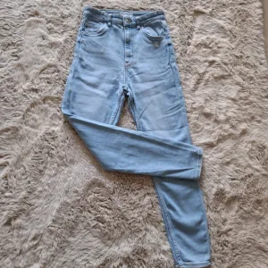 Bershka super high waist farmerke