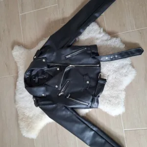 Stradivarius kožna jaknica