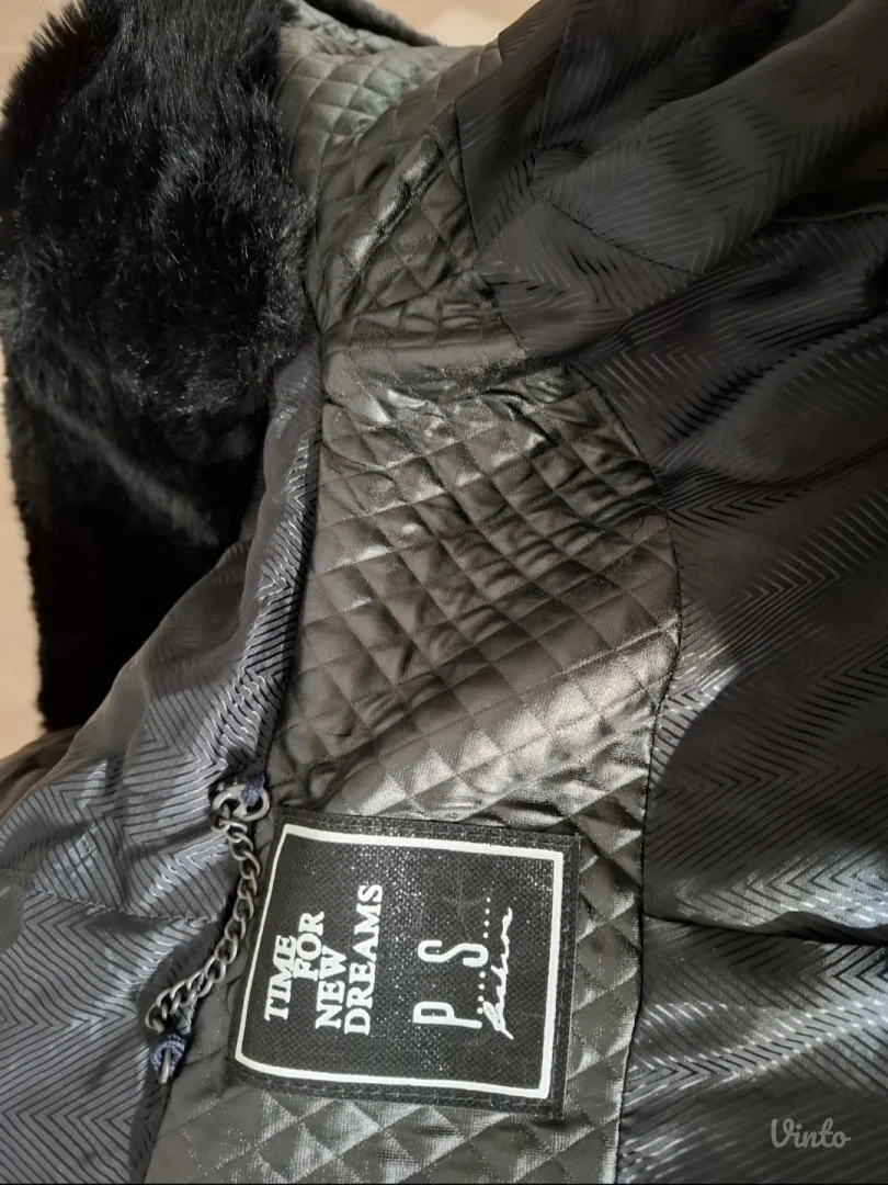 PS crna kvalitetna bunda S ili M