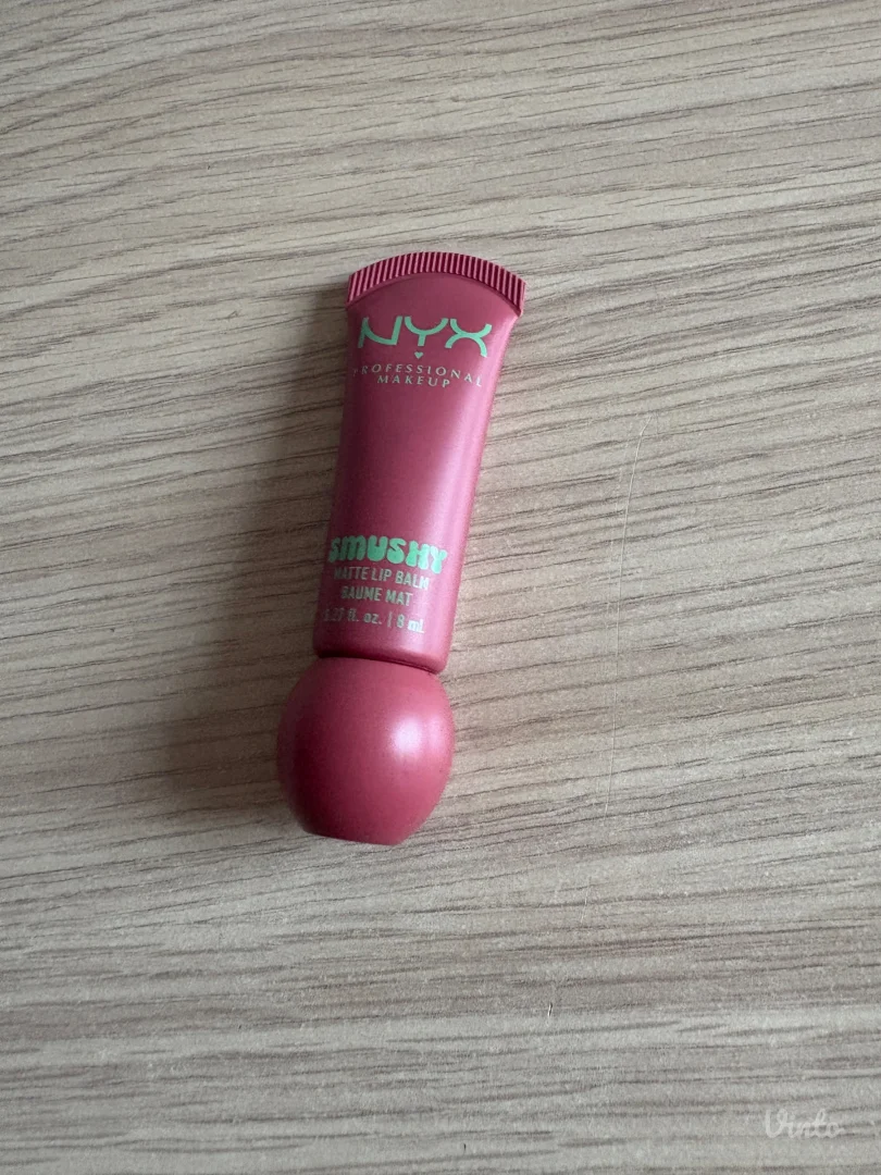 NYX smushy sjaj za usne NOVO