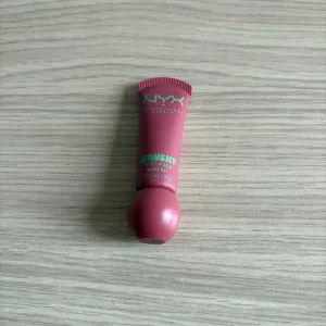 NYX smushy sjaj za usne NOVO