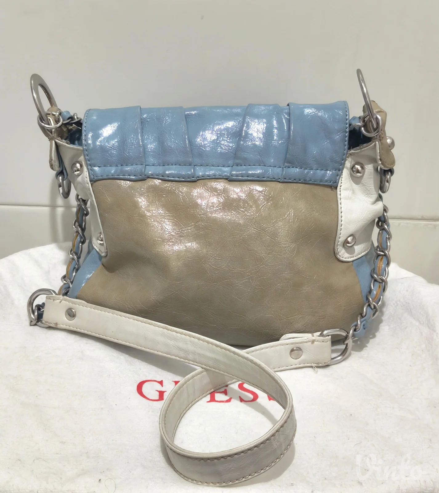 Guess vintage tasna