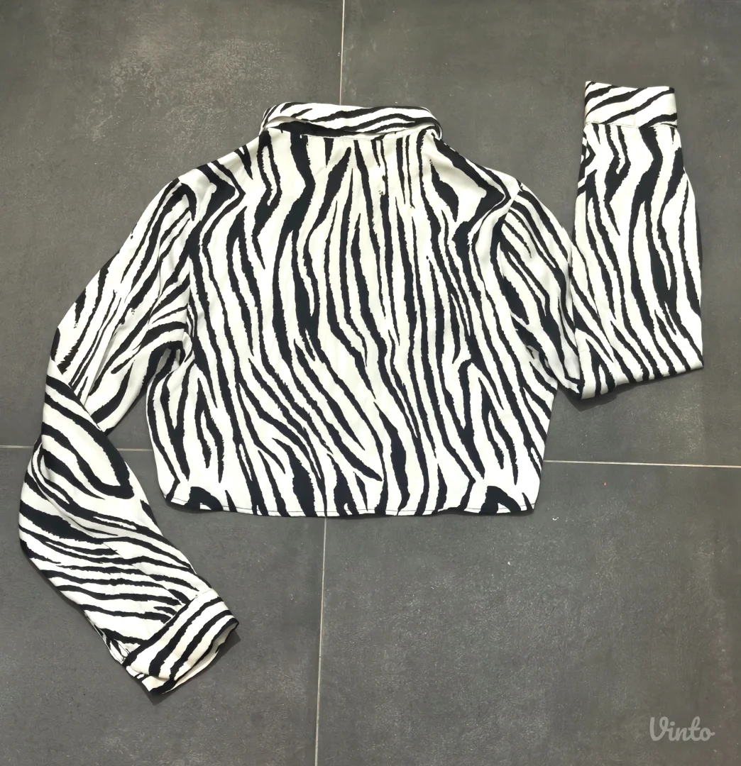 Bershka crop kosulja XL