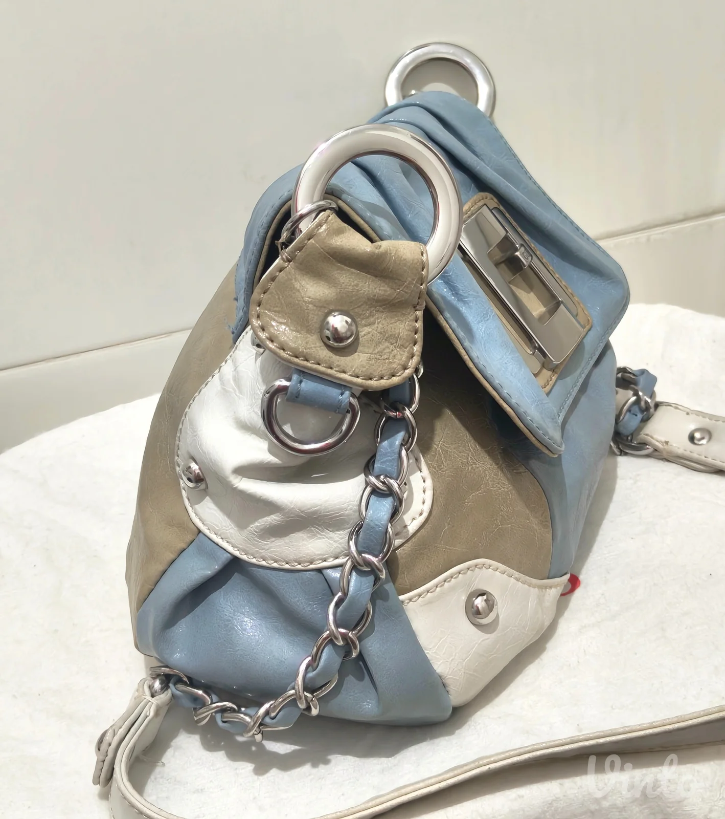 Guess vintage tasna