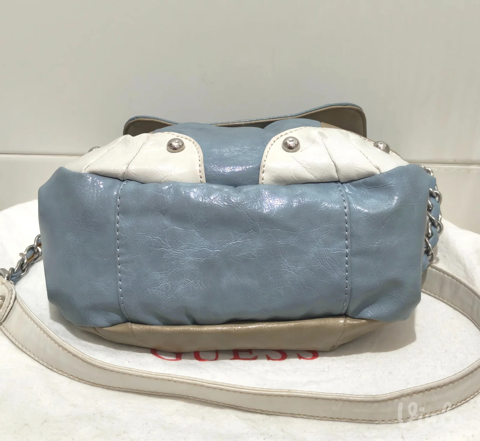 Guess vintage tasna