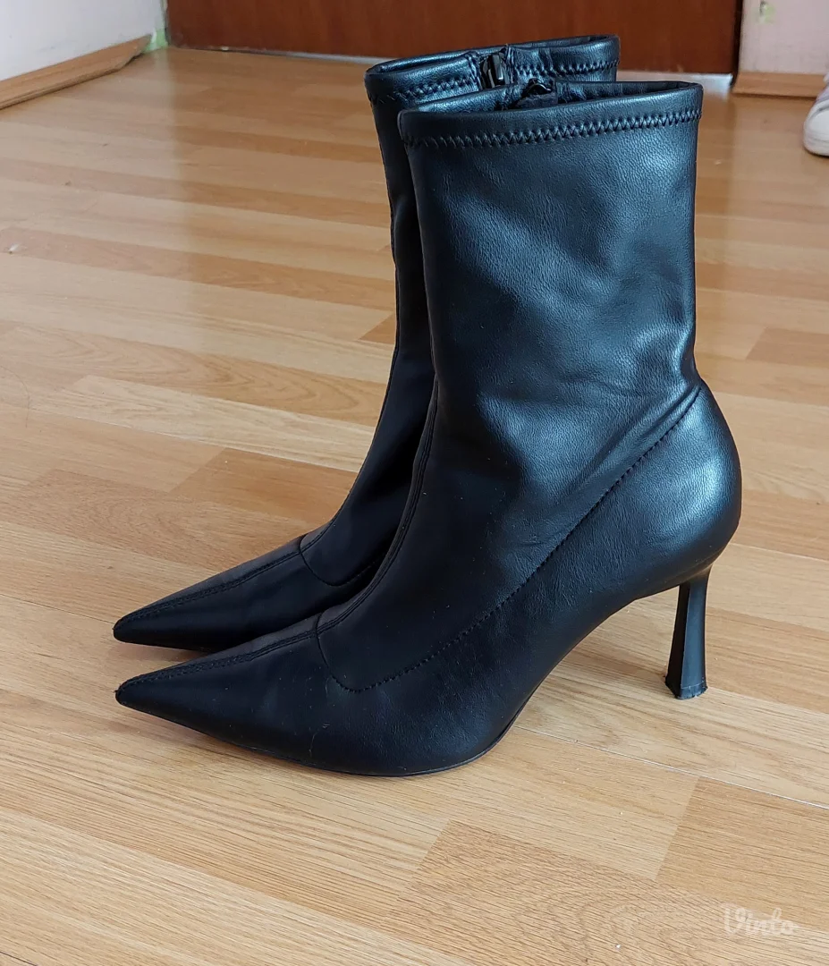 Stradivarius cizme - Br.40