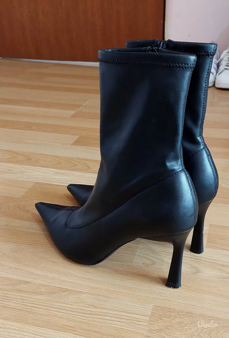 Stradivarius cizme - Br.40