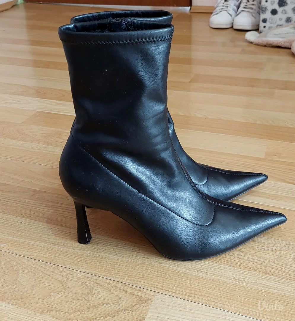 Stradivarius cizme - Br.40