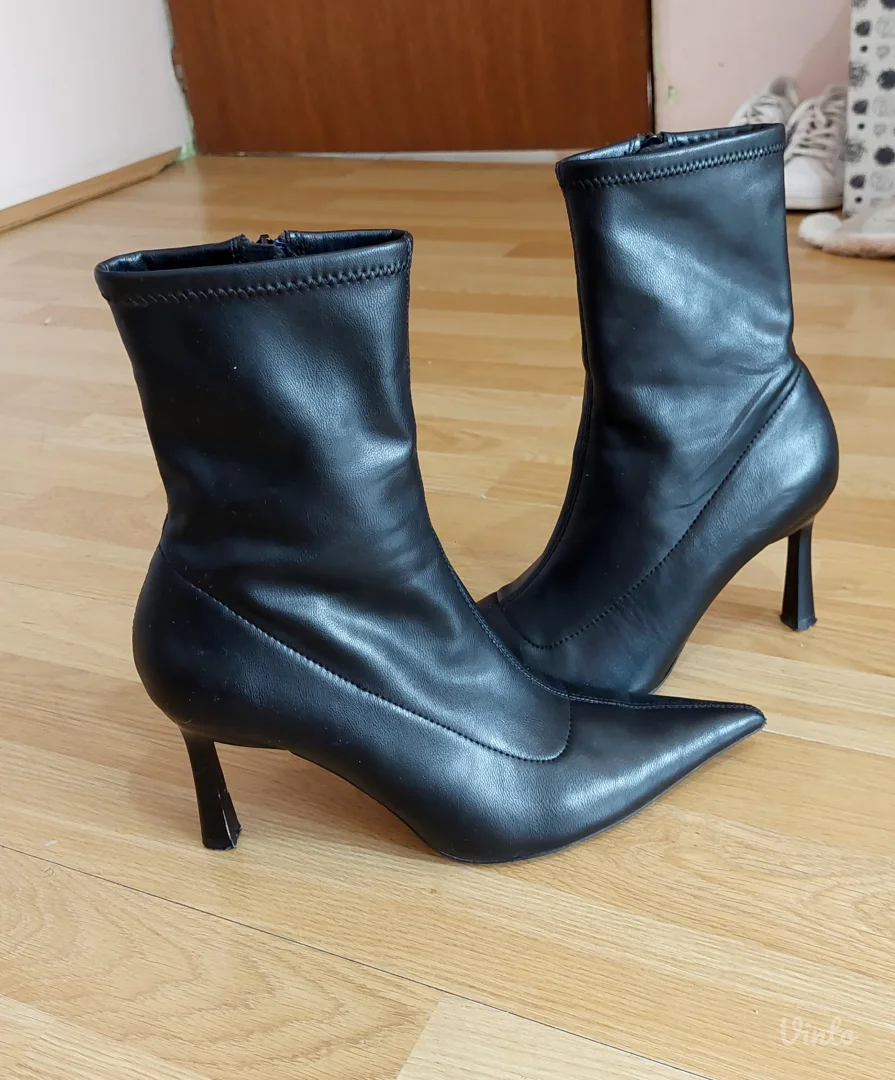 Stradivarius cizme - Br.40