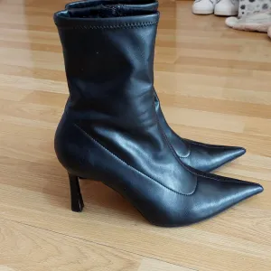 Stradivarius cizme - Br.40