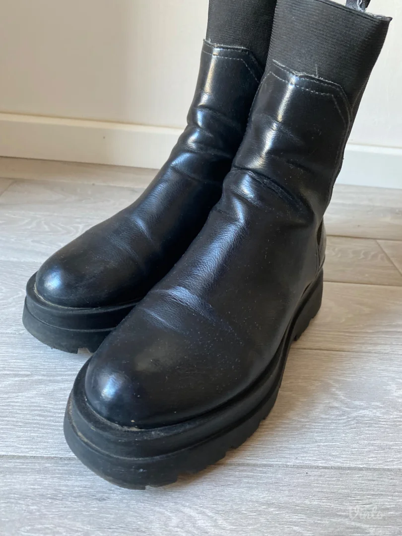 Stradivarius zimske čizme