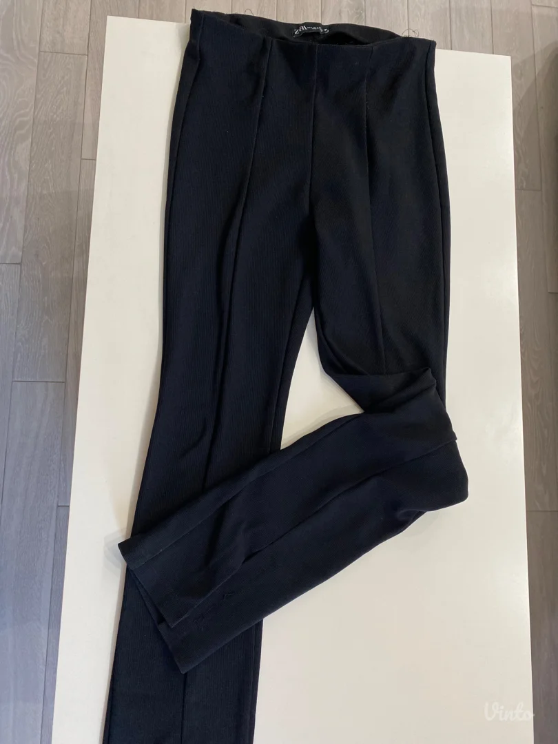 Zara crne pantalone