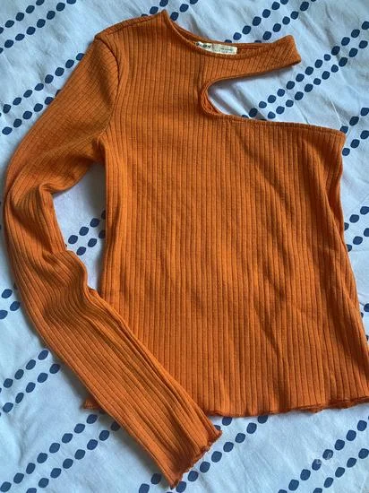 PULL&BEAR majica na jedno rame