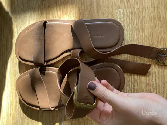 RESERVED kožne sandale