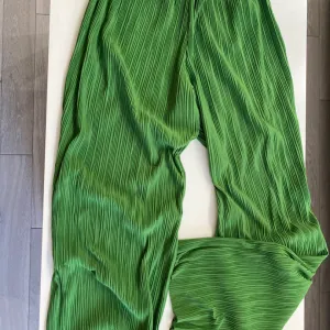 ZARA pantalone
