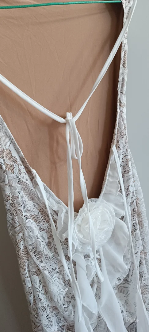 Nova haljina sa golim ledjima