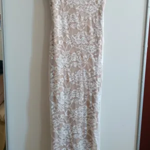 Nova haljina sa golim ledjima