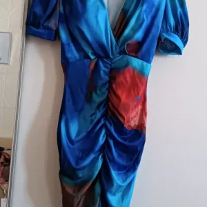 Nova haljina, univerzalna