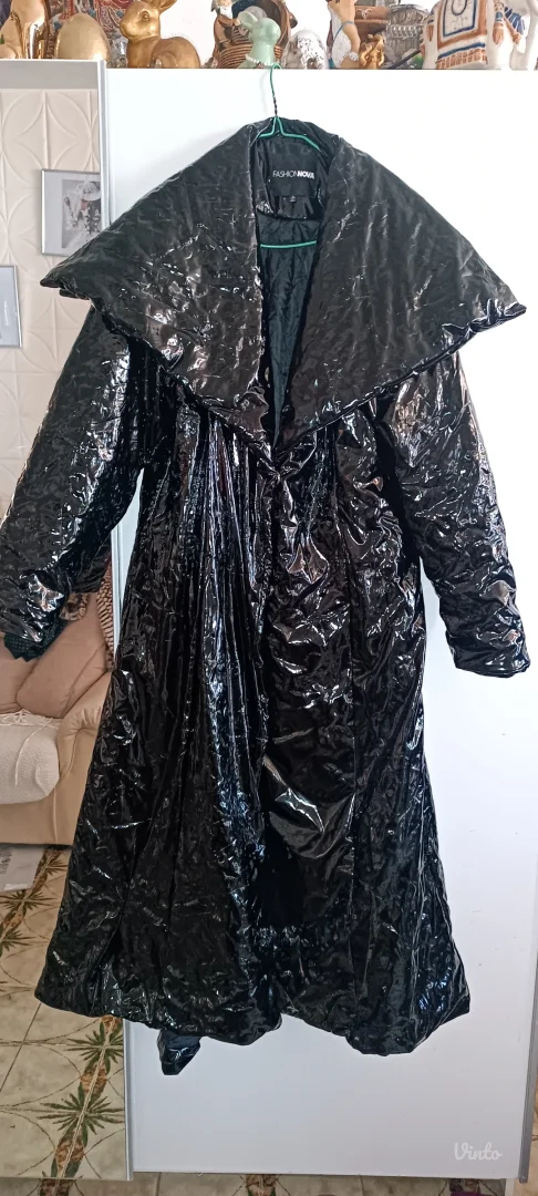 PVC crna FashionNova jakna