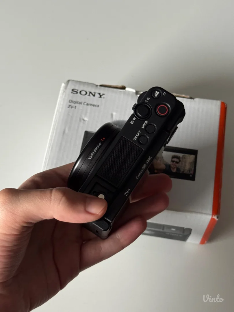 Sony ZV-1 digitalni fotoaparat