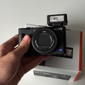 Sony ZV-1 digitalni fotoaparat