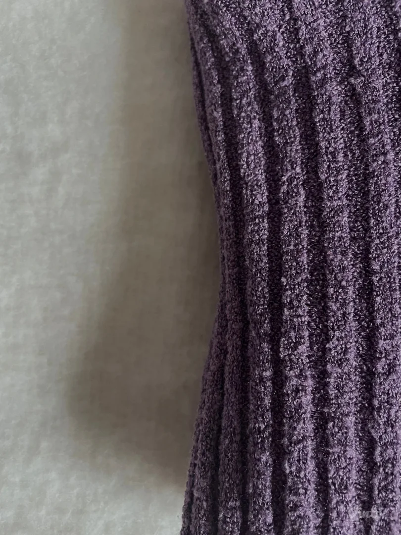 Ljubičasti vintidž džemper