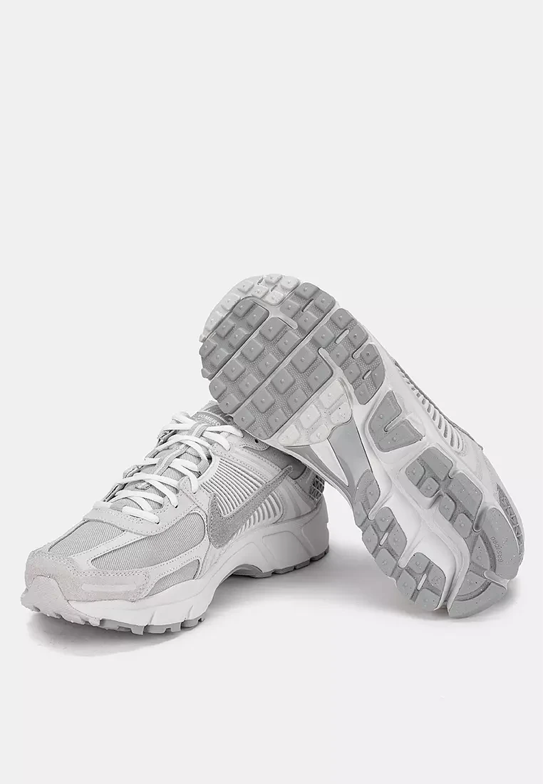 Nike Zoom Vomero 5 SE – 41 – NOVO – Grey