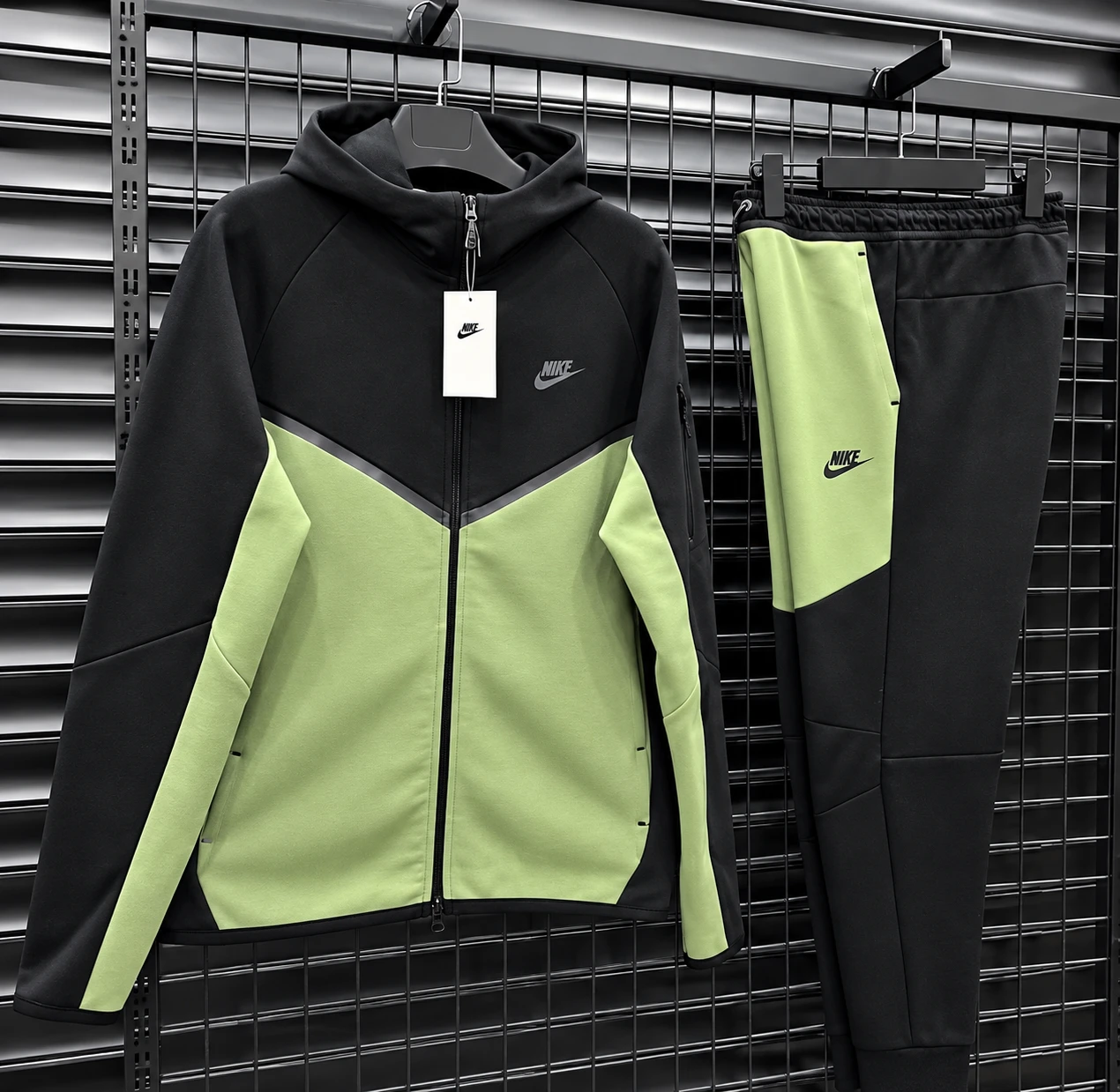 Nike Tech Fleece