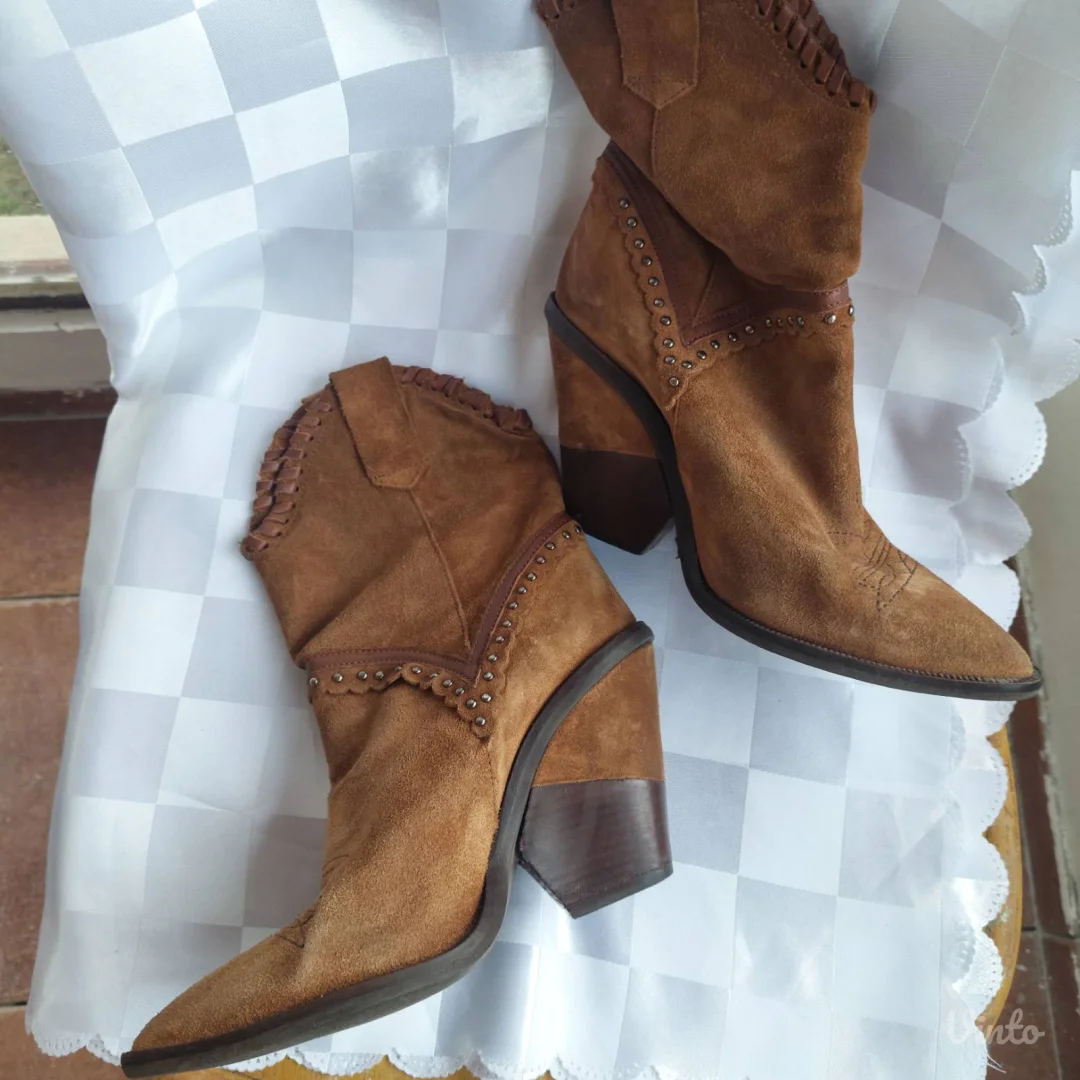 Divine follie kaubojke br 37