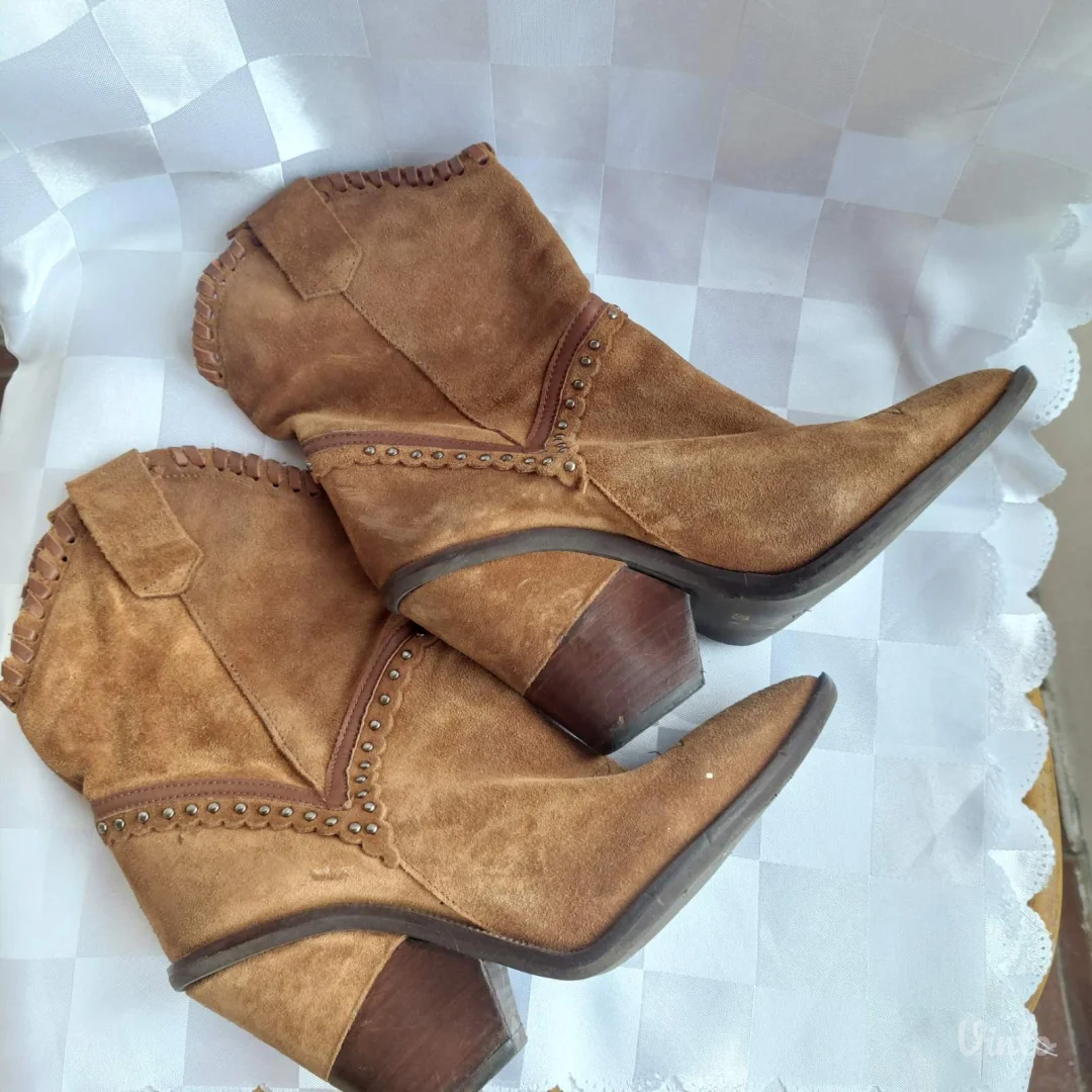 Divine follie kaubojke br 37