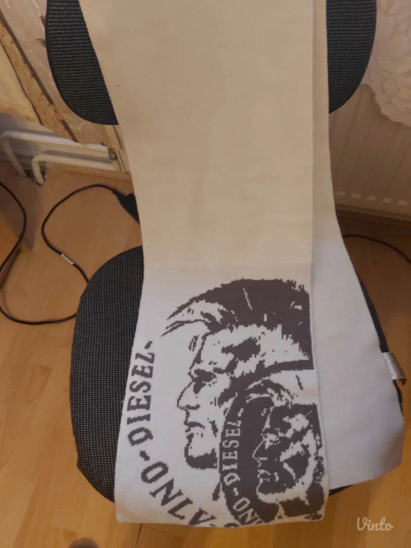 Čitajte oglas pažljivo! Unisex Diesel šal